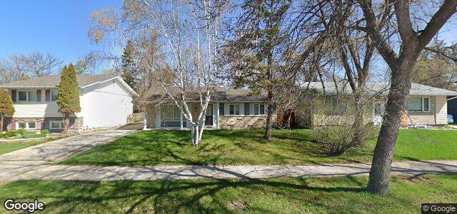 Larawan ng 335 Riel Avenue sa Winnipeg, Manitoba