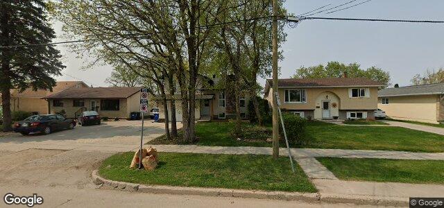 Larawan ng 51 Riel Avenue sa Winnipeg, Manitoba