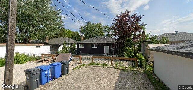 Photo of 820 Prince Rupert Avenue in Winnipeg, Manitoba