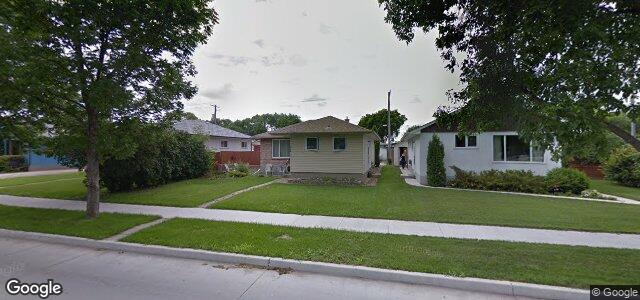 Photo of 904 Moncton Avenue in Winnipeg, Manitoba