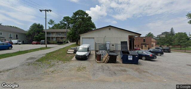 Photo of 237 Oak Street in Winnipeg, Manitoba