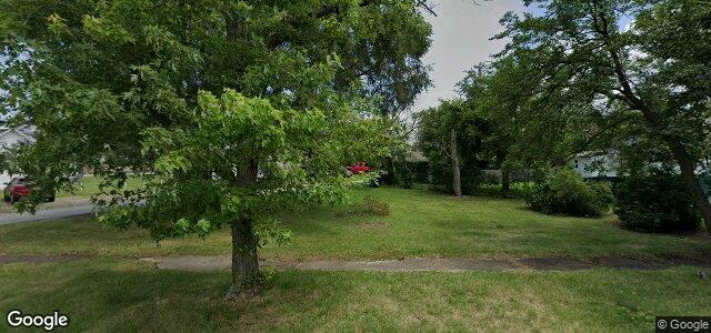 Photo of 244 Oak Street in Winnipeg, Manitoba