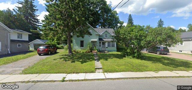 Photo of 302 Brock Street in Winnipeg, Manitoba