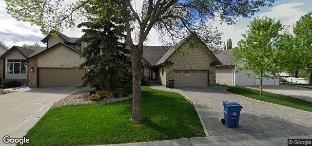 Larawan ng 38 Des Intrepides Promenade sa Winnipeg, Manitoba