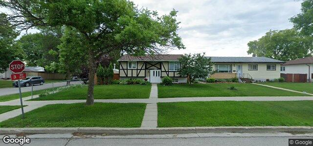 1074 Ducharme Avenue（加拿大曼尼托巴省温尼伯市）房屋照片