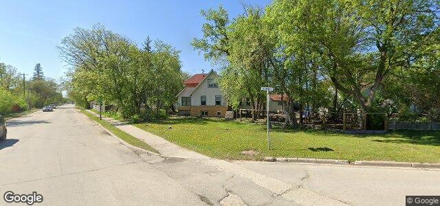 Photo of 827 North Drive in Winnipeg, Manitoba