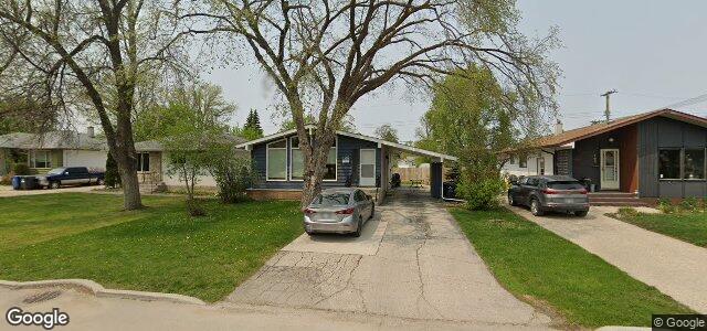 Photo of 105 Crofton Bay in Winnipeg, Manitoba
