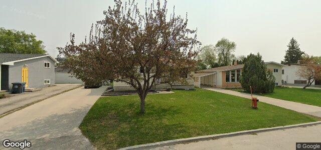 Photo of 180 Crofton Bay in Winnipeg, Manitoba