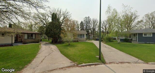 24 Wakefield Bay（加拿大曼尼托巴省温尼伯市）房屋照片