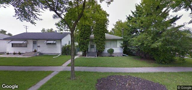 Photo of 209 Edward Avenue W in Winnipeg, Manitoba