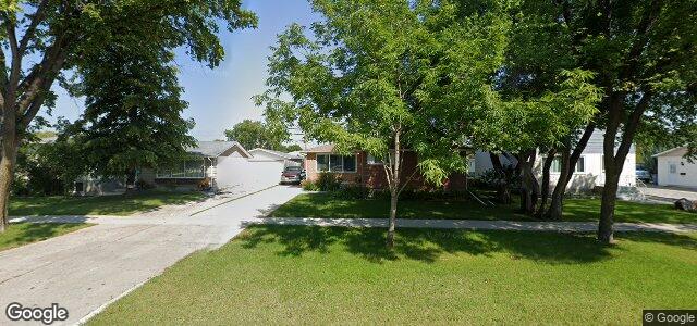 Photo of 513 Kildare Avenue W in Winnipeg, Manitoba