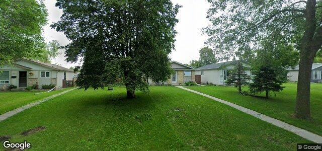 15 Champagne Crescent（加拿大曼尼托巴省温尼伯市）房屋照片