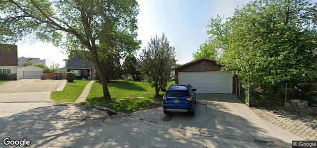 Photo of 2 Peloquin Bay in Winnipeg, Manitoba