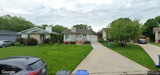 Photo of 63 Delorme Bay in Winnipeg, Manitoba