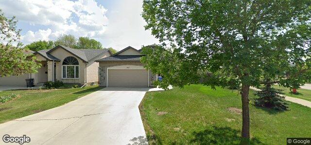 Photo of 102 Hawstead Road in Winnipeg, Manitoba