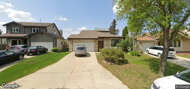 Photo of 15 Calder Bay in Winnipeg, Manitoba