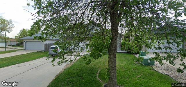 31 Glenacres Crescent（加拿大曼尼托巴省温尼伯市）房屋照片