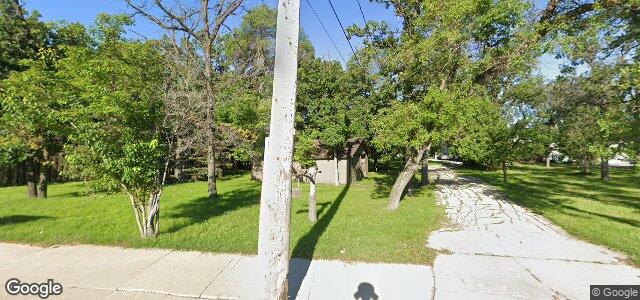 4597 Roblin Boulevard（加拿大曼尼托巴省温尼伯市）房屋照片