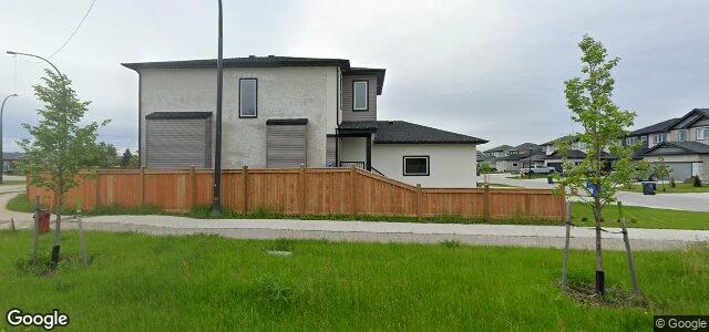 Photo of 15 Dedrick Bay in Winnipeg, Manitoba