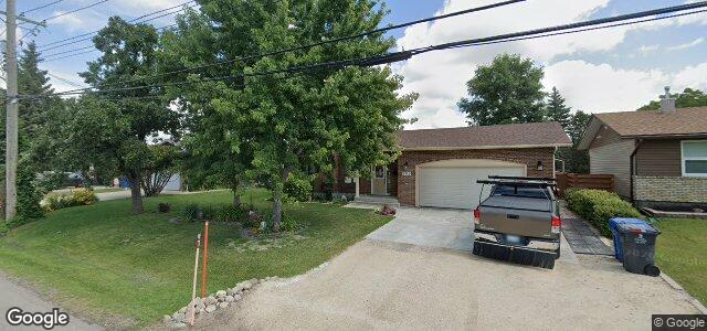 Larawan ng 999 Charleswood Road sa Winnipeg, Manitoba