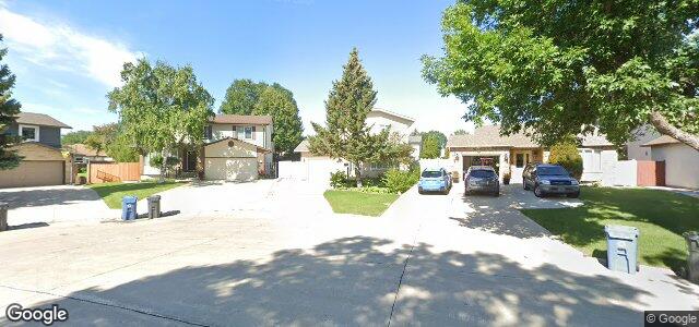 Larawan ng 10 Douglas Lawrence Bay sa Winnipeg, Manitoba