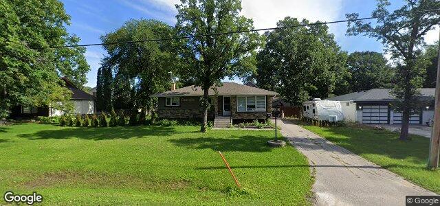 Photo of 335 Foxdale Avenue in Winnipeg, Manitoba