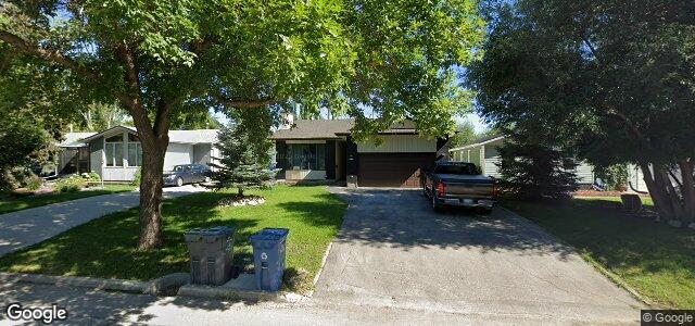 Photo of 355 Knowles Avenue in Winnipeg, Manitoba