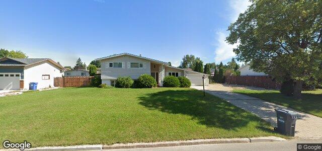 Larawan ng 381 Bonner Avenue sa Winnipeg, Manitoba