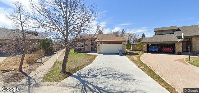 Photo of 10 Chesham Cove in Winnipeg, Manitoba