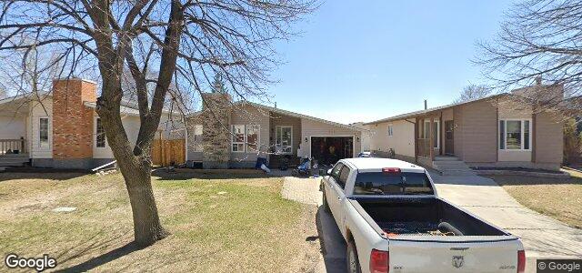 102 Regis Drive（加拿大曼尼托巴省温尼伯市）房屋照片