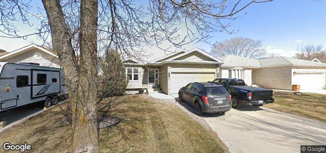 23 Cummings Crescent（加拿大曼尼托巴省温尼伯市）房屋照片