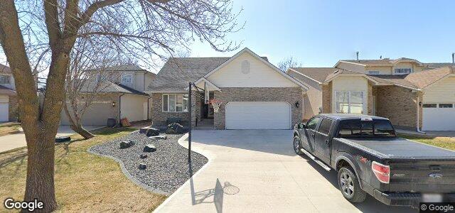 Photo of 34 Cummings Crescent in Winnipeg, Manitoba