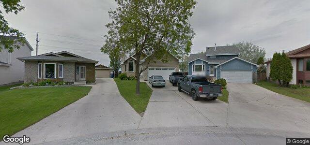 Photo of 118 Pinetree Crescent in Winnipeg, Manitoba