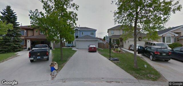 Photo of 32 Shalimar Crescent in Winnipeg, Manitoba