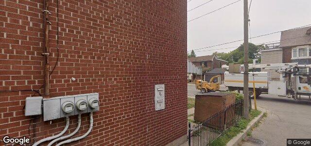 Larawan ng 327 Woodbine Avenue sa Winnipeg, Manitoba