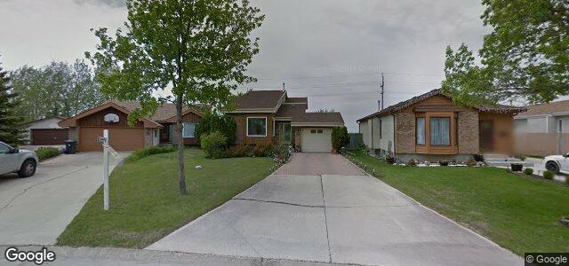 38 Pinetree Crescent（加拿大曼尼托巴省温尼伯市）房屋照片