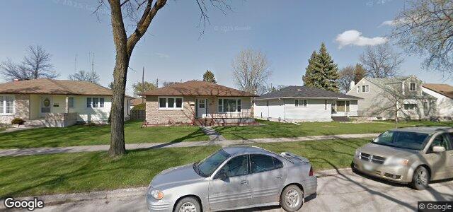 Photo of 881 Machray Avenue in Winnipeg, Manitoba