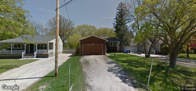 Photo of 156 Robindale Road in Winnipeg, Manitoba