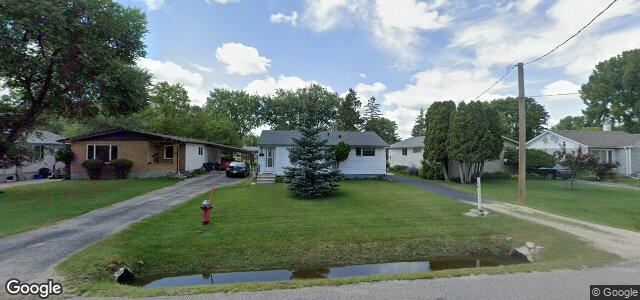 Photo of 748 Harstone Road in Winnipeg, Manitoba