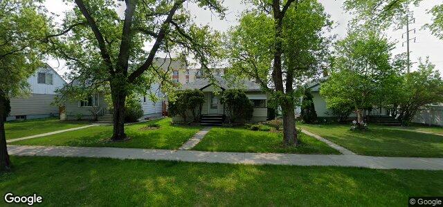 Larawan ng 1110 Lorette Avenue sa Winnipeg, Manitoba