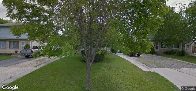 135 Edelweiss Crescent（加拿大曼尼托巴省温尼伯市）房屋照片