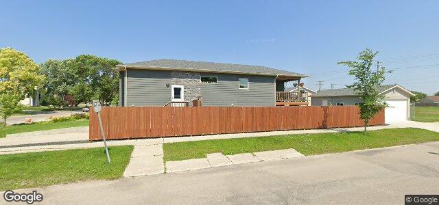 Larawan ng 2 Callum Crescent sa Winnipeg, Manitoba