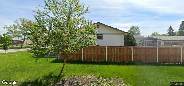 28 Pinecrest Bay（加拿大曼尼托巴省温尼伯市）房屋照片