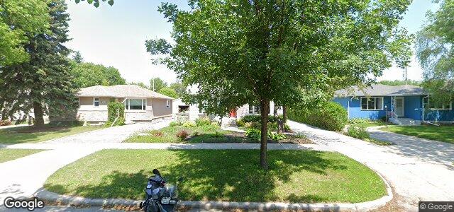 Photo of 335 Devon Avenue in Winnipeg, Manitoba