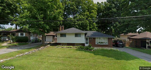 Photo of 320 Linden Avenue in Winnipeg, Manitoba