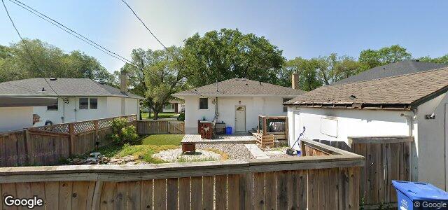 443 Oakview Avenue（加拿大曼尼托巴省温尼伯市）房屋照片