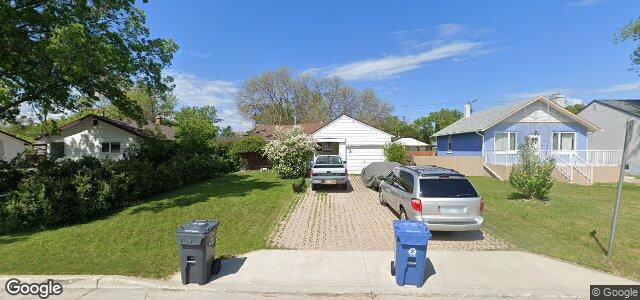 Photo of 330 Strathmillan Road in Winnipeg, Manitoba