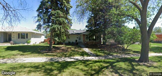 Photo of 720 Queenston Street in Winnipeg, Manitoba