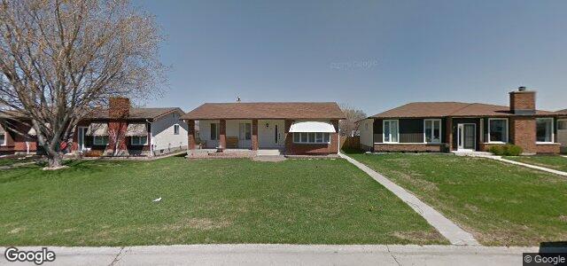 15 Queensway Crescent（加拿大曼尼托巴省温尼伯市）房屋照片