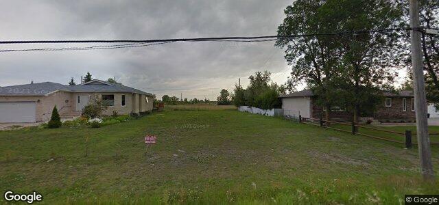 Photo of 827 Knowles Avenue in Winnipeg, Manitoba